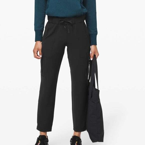 Lululemon Women's Black Ready Set Cargo Pant Size 6 - Picture 1 of 7